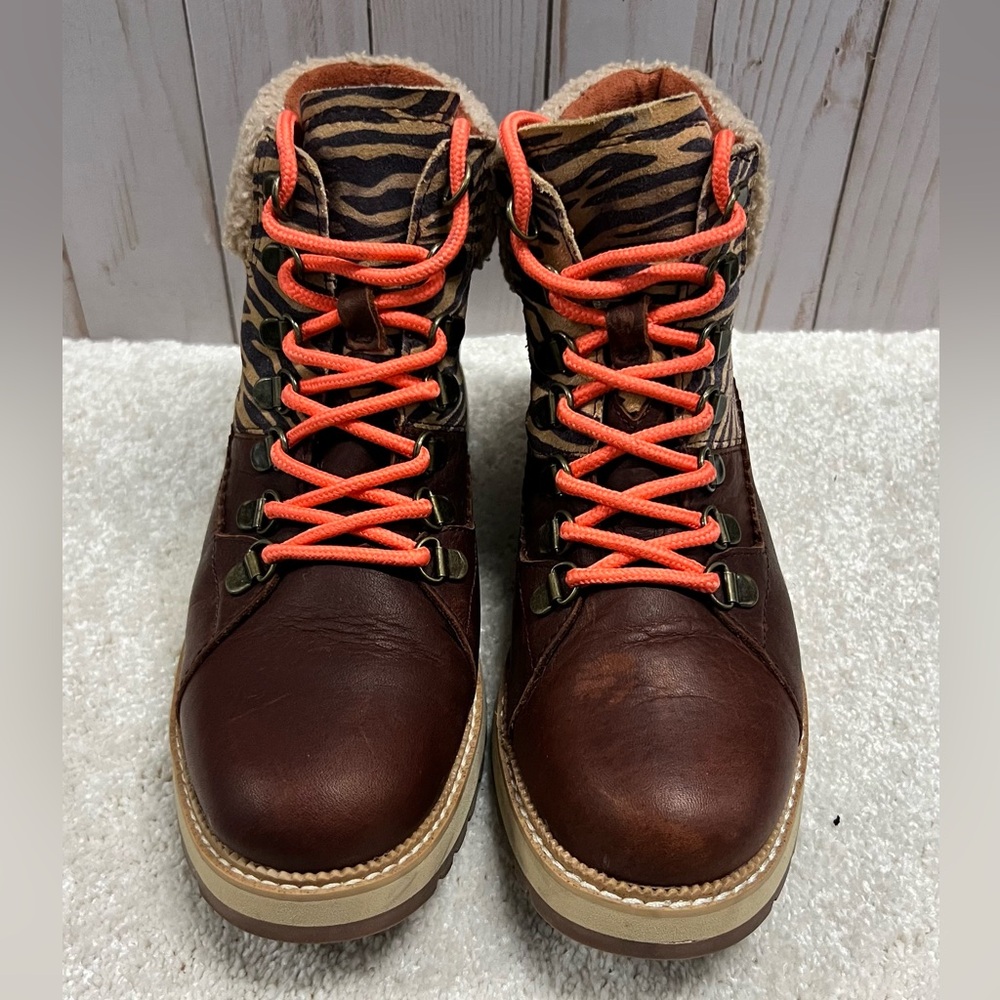 Toms Brown Leather Boots with Orange Laces